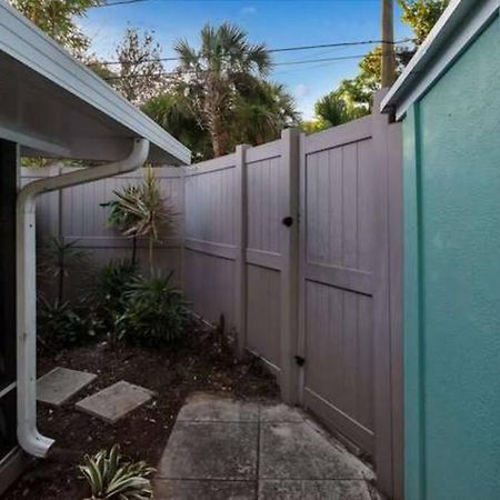Charming Studio W Pool One Mile To Beach Pets Welcome Lake Worth Beach Buitenkant foto